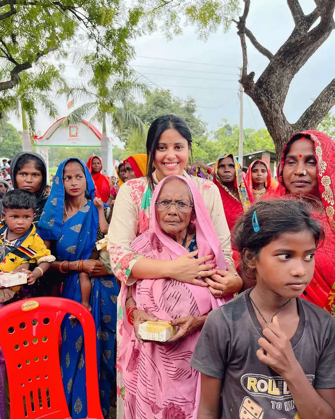 पिता की तरह जमीन से जुड़ी हैं सांसद प्रिया सरोज