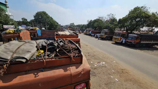 உக்கடம் லாரி பேட்டையை வெள்ளலூருக்கு மாற்ற வேண்டாம்! லாரி பேட்டை கமிட்டியினர் கோரிக்கை!