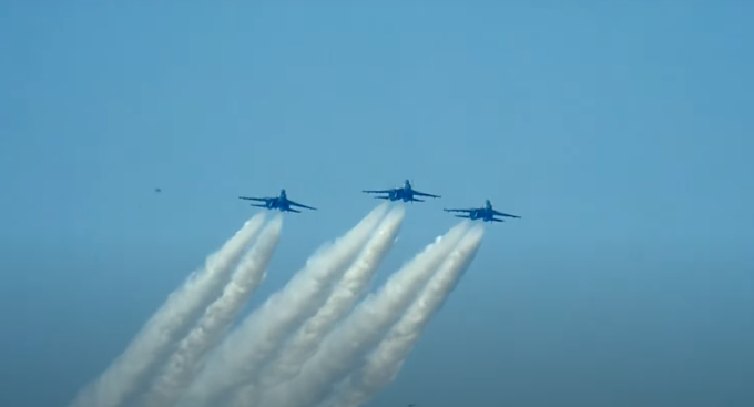 Republic Day Parade 2025 Live: गणतंत्र दिवस परेड में फ्लाई पास्ट का त्रिशूल फॉर्मेशन