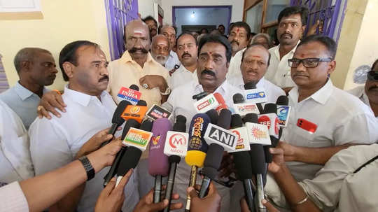 நெசவுக்கான கூலியை நேரடியாக வழங்க வேண்டும்! அனைத்து பட்டு கூட்டுறவு நெசவாளர் தொழிற்சங்கங்கள் போராட்டம்!