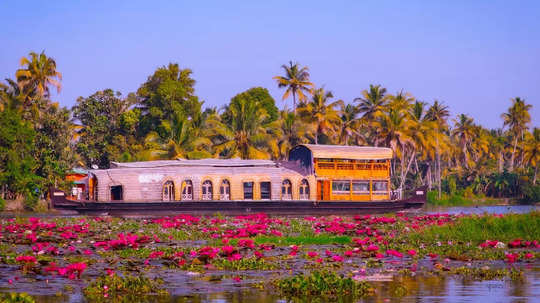 ഡെസേർട്ട് സഫാരി മാതൃക, കുട്ടനാടിനെയും പാതിരാമണലിനെയും ബന്ധിപ്പിച്ച് ടൂറിസം പാക്കേജ്; ബോട്ടുകൾ തയാറാക്കുമെന്ന് മന്ത്രി ഗണേഷ് കുമാർ