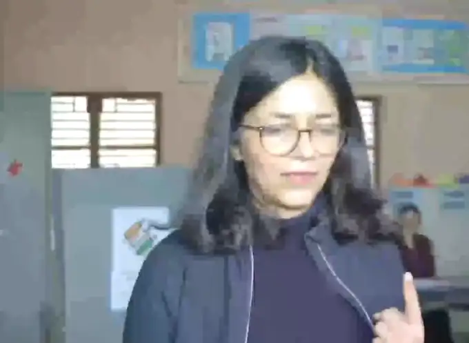 Delhi Election 2025 Voting Live: राज्यसभा सांसद स्वाति मालीवाल ने किया मतदान