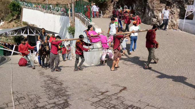 जम्मू पहुंचने के बाद शुरू होगा माता वैष्णो के दर्शन का सफर