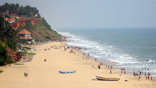 വർക്കലയ്ക്ക് പോയാലോ... സഞ്ചാരികളെ മയക്കുന്ന അഞ്ച് കാര്യങ്ങൾ ഇതെല്ലാം