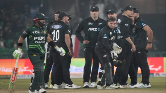 PAK vs NZ : ‘ஷாஹீன் அப்ரீதியை’.. கதறவிட்ட நியூசிலாந்து: பிலிப்ஸ் மரண அடி.. பாகிஸ்தான் அணி படுதோல்வி!