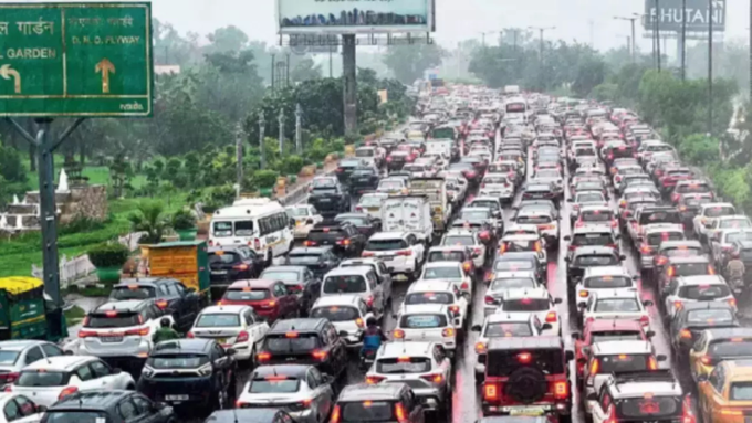 Noida Expressway Traffic