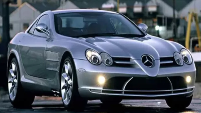 2003 Mercedes-Benz SLR McLaren की कीमत 3.7 करोड़ रुपये से ज्यादा