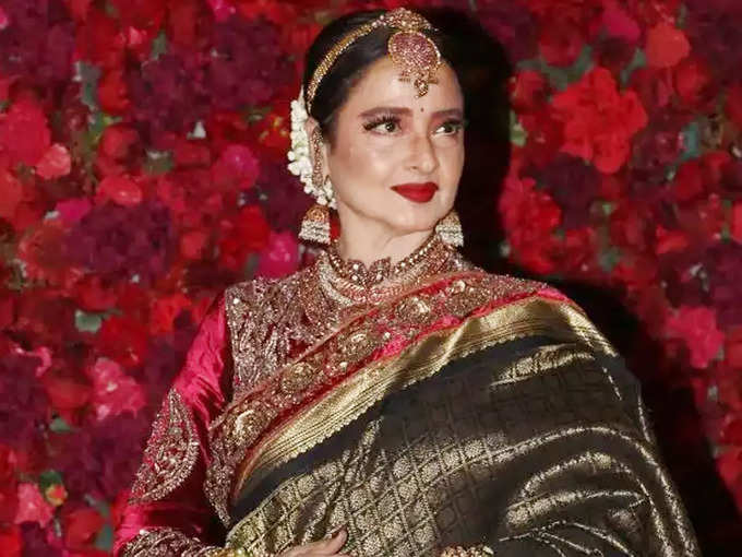 rekha-at-aadar-wedding