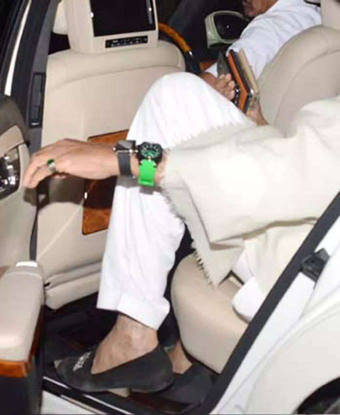 Big B also Wear 2 Watches