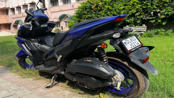 Yamaha Aerox 155 Review: सेफ्टी और कन्वीनियंस से जुड़ी खूबियां