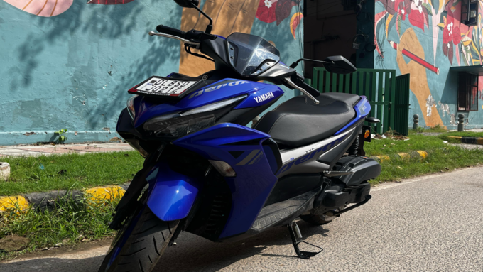 Yamaha Aerox 155 Review: ब्रेकिंग और सस्पेंशन