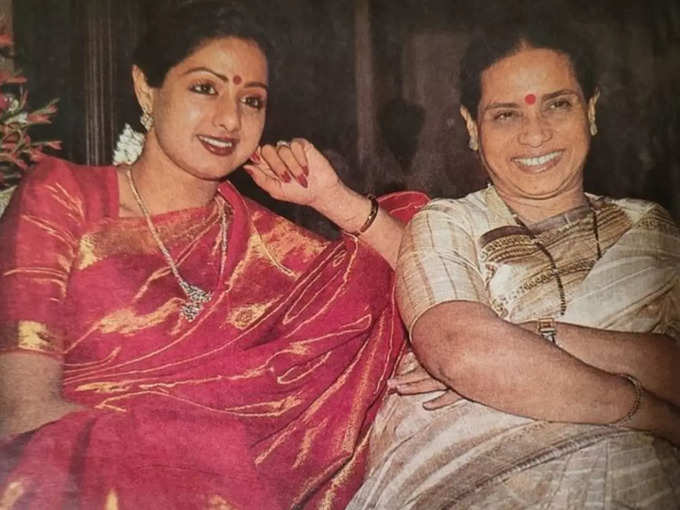 sridevi-with-mother