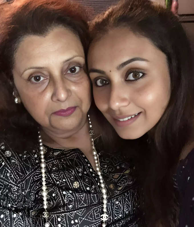 rani-mukerji-mother