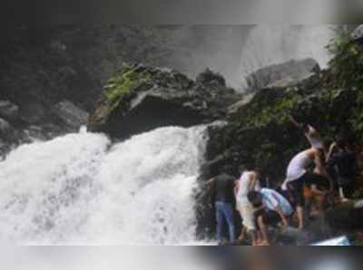 ಪ್ರಕೃತಿ ಬರೆದ ದೃಶ್ಯ ಕಾವ್ಯ ಹನುಮಾನ್ ಗುಂಡಿ