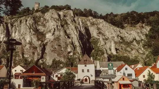 जानें- कितने में बिक रहा है ये घर