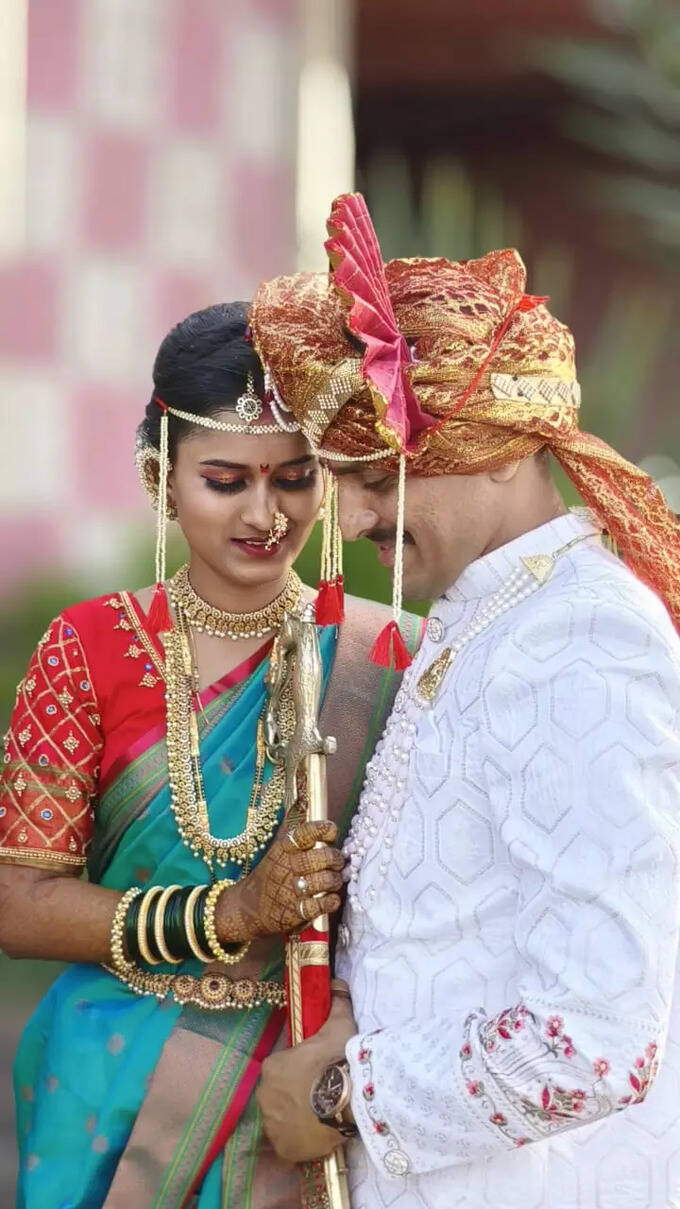 लग्नाच्या दुसऱ्या दिवशी ड्युटीवर