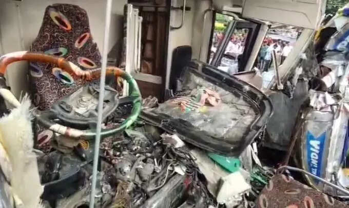केबिनचा अक्षरशः चुराडा 