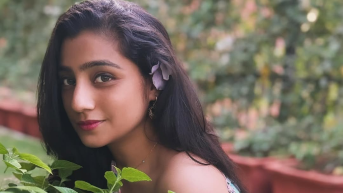 અનાયાએ મને બદલી