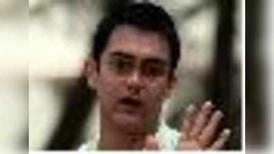 सिलेब्रिटीज के साथ पब्लिक बोली, वेरी गुड आमिर!