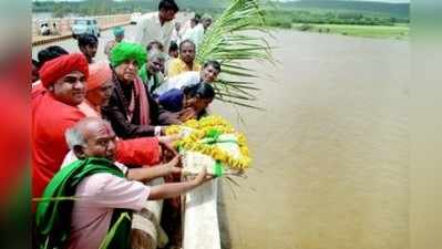 ಮಠಾಧೀಶರಿಂದ ಘಟಪ್ರಭೆಗೆ ಬಾಗಿನ