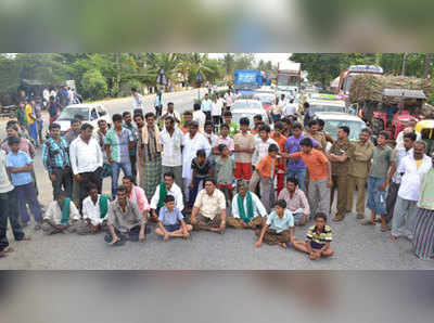 ಸುಪ್ರೀಂ ಆದೇಶ ಖಂಡಿಸಿ ಮಂಡ್ಯ ಜಿಲ್ಲೆಯಲ್ಲಿ ಪ್ರತಿಭಟನೆ