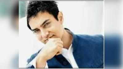 पीके की स्क्रिप्ट बदलने में बिजी आमिर