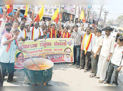 ವರ್ಷಕ್ಕೆ 12 ಸಬ್ಸಿಡಿ ಸಿಲಿಂಡರ್ ಪೂರೈಸಲು ಆಗ್ರಹ