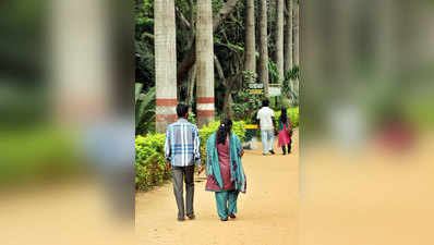 ಪೊಲೀಸ್ ರಕ್ಷಣೆಯಲ್ಲಿ  ಪ್ರೇಮಿಗಳ ದಿನಾಚರಣೆ