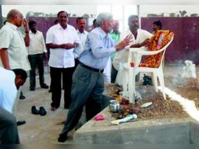 ಸ್ಮಾರಕ ಕಾಮಗಾರಿ ಶೀಘ್ರ ಪೂರ್ಣಗೊಳಿಸಿ