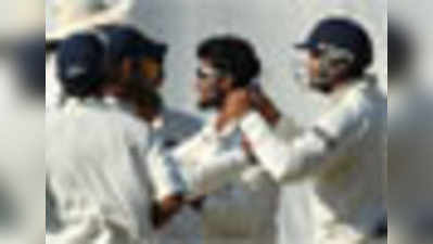 मोहाली टेस्टः ऑस्ट्रेलिया 7 विकेट पर 273 रन