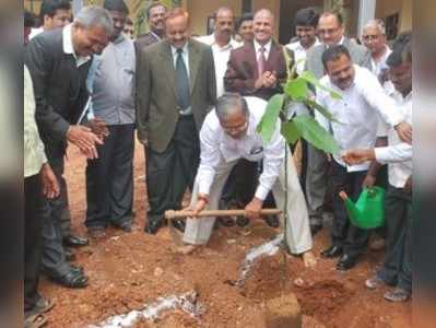 ಮಾಡೆಲ್ ಬೇಡ, ರೋಲ್ ಮಾಡೆಲ್ ಬೇಕು