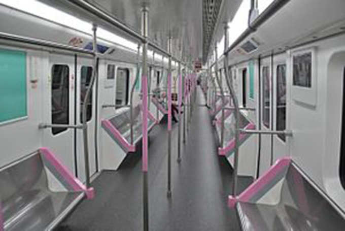 जापान मेट्रो का लेडीज कोच