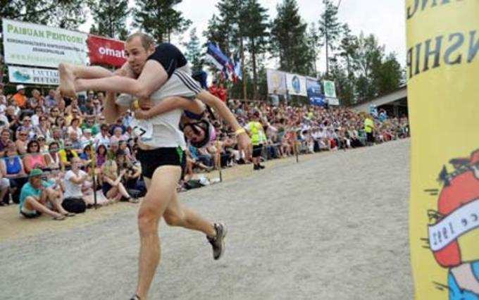 पत्नियों को उठाकर भागने की रेस