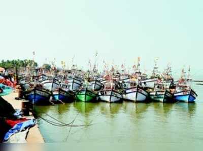 ಮೀನುಗಾರಿಕೆ ನಿಷೇಧ,ಮಾರುಕಟ್ಟೆ ಭಣ ..ಭಣ