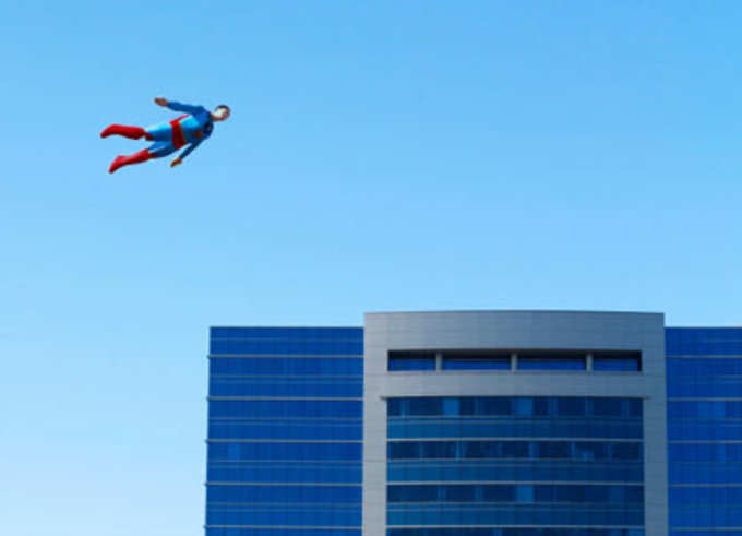 हवा में उड़ता सुपरमैन