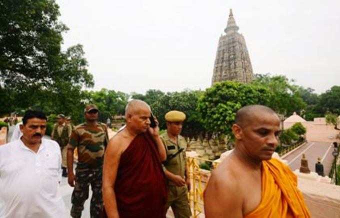 दहल उठा महाबोधि मंदिर
