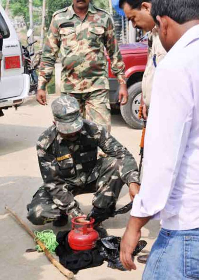 दहल उठा महाबोधि मंदिर