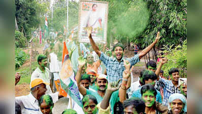 জেলা সভাধিপতিদের লাগাম পরাতে কমিটি গড়ছেন মমতা