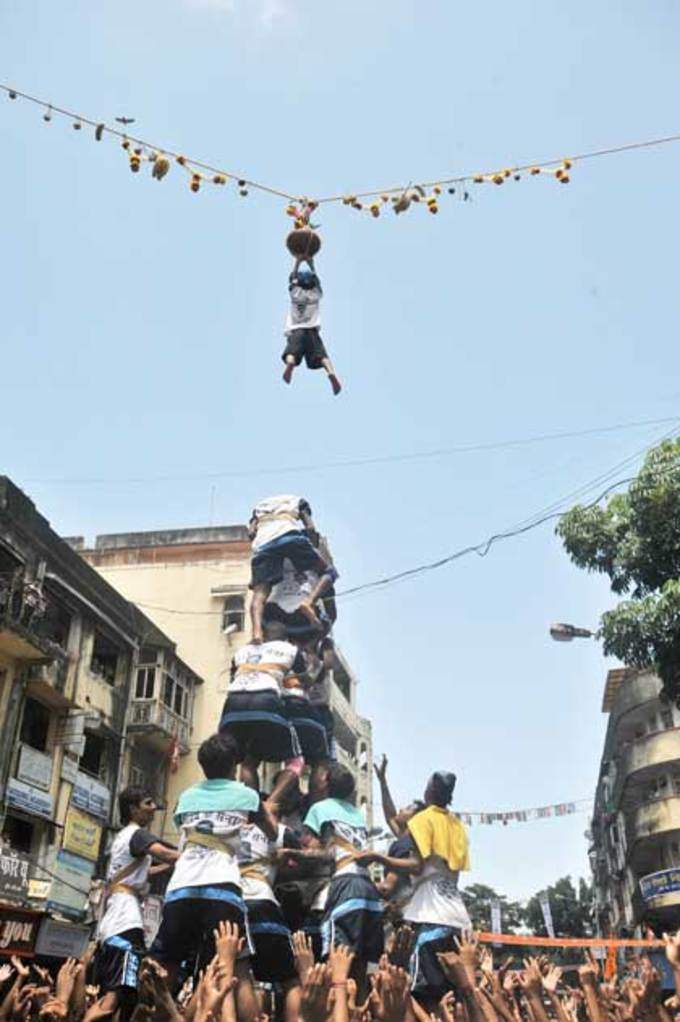 गोविंदा आला रे...