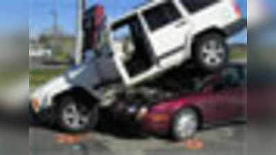 दो सड़क दुर्घटनाओं में दो की मौत