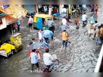 বর্ষার শেষবেলায় প্লাবিত হুগলির শহরাঞ্চল