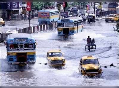 ভারী বর্ষণে নাজেহাল কলকাতা