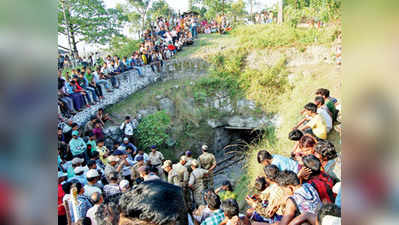 কয়লা খনির ছাদ ভেঙে ৪ জনের মৃত্যু