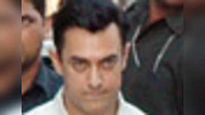 आमिर को भी भाया स्मोकिंग का चक्कर
