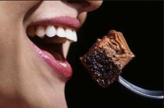 चॉकलेट खाएं, दांतों को बचाएं
