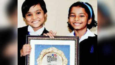 9 साल की बच्चियों ने जीता इंटरनैशनल अवॉर्ड