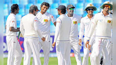 पाक 165 रन पर ऑल आउट, श्रीलंका 57 पर एक विकेट