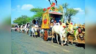 ಯಲ್ಲಮ್ಮನಗುಡ್ಡಕ್ಕೆ ಹರಿದು ಬರುತ್ತಿದೆ ಭಕ್ತಸಾಗರ