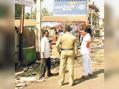 ರಸ್ತೆ ಬದಿಯ ಗೂಡಂಗಡಿ ತೆರವು