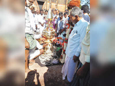 ತಿಪ್ಪೇರುದ್ರಸ್ವಾಮಿ ರಥಕ್ಕೆ ಕಲಶ ಸ್ಥಾಪನೆ